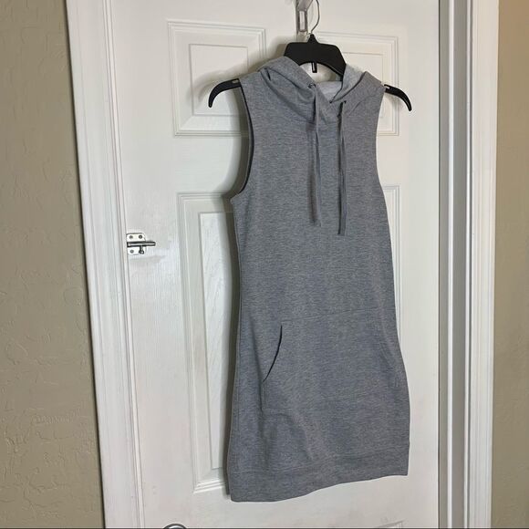 Fabletics Yukon Sleeveless Dress Size XS Gray - Picture 3 of 12